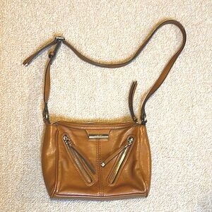 Nine West crossbody purse - brown - zipper - adjustable strap